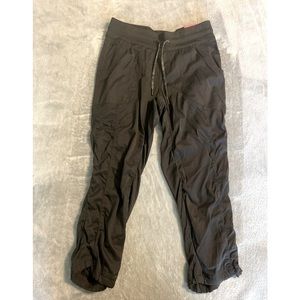 North Face Aphrodite Capri - Black, size Small
